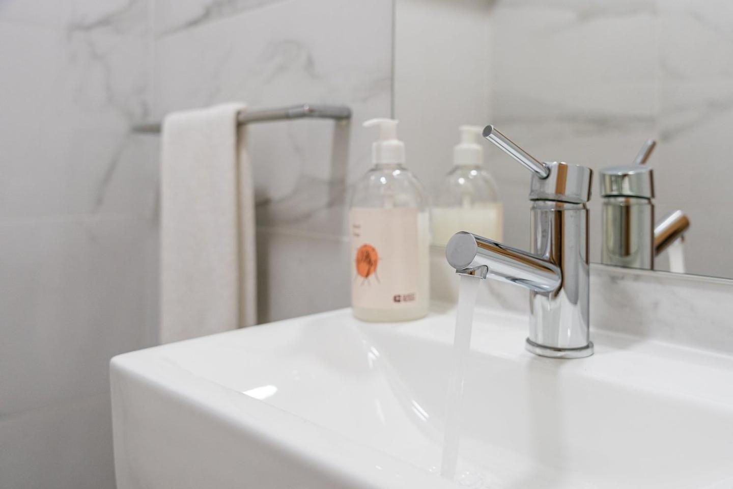 Guestready - Bright Duplex In Downtown 호텔 포르투 외부 사진