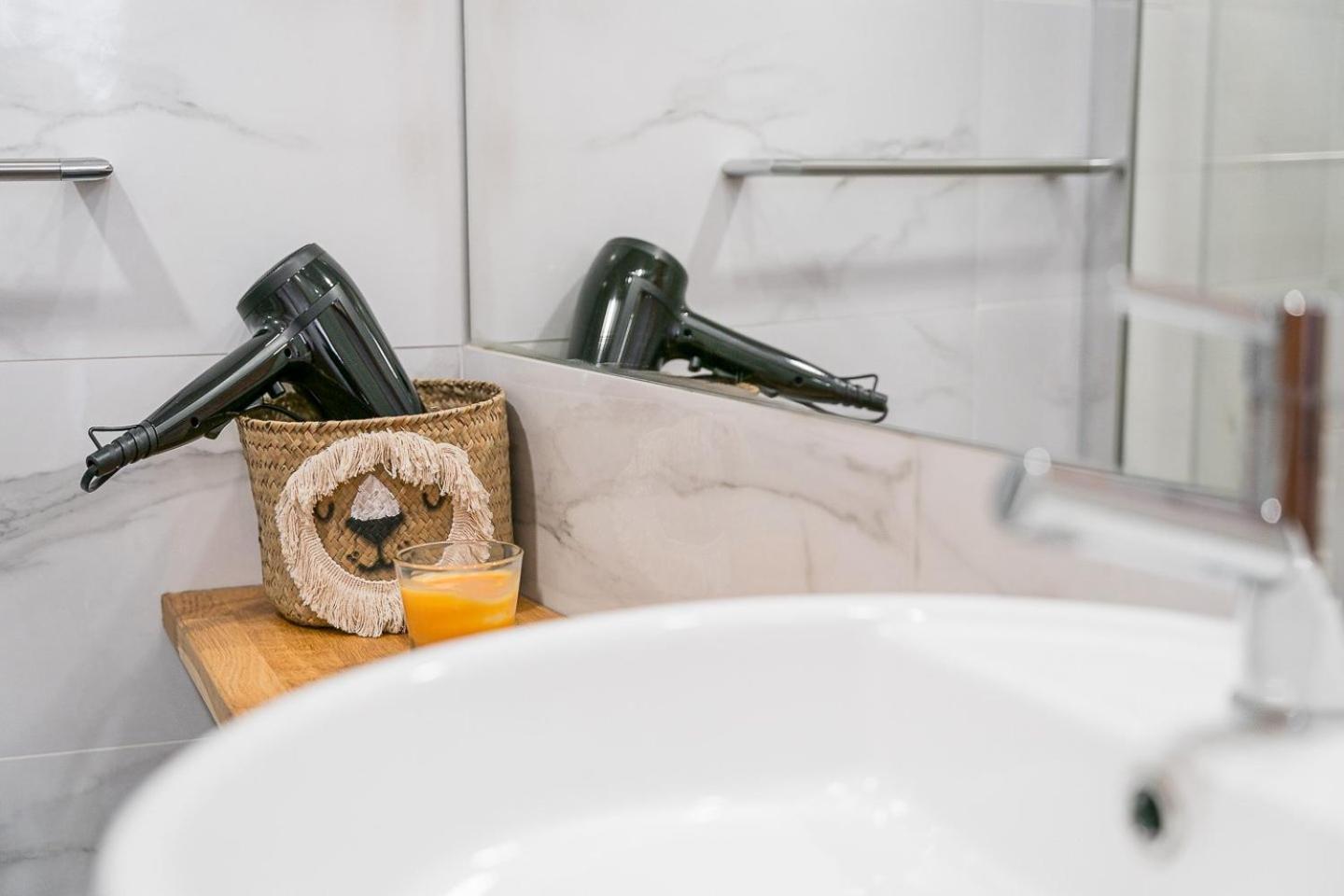 Guestready - Bright Duplex In Downtown 호텔 포르투 외부 사진